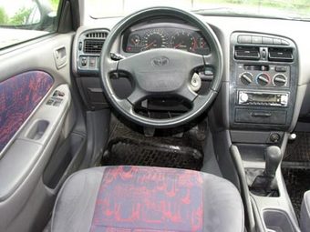 1999 Toyota Avensis Pics