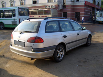 1999 Toyota Avensis Pictures