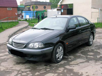 1999 Toyota Avensis Photos