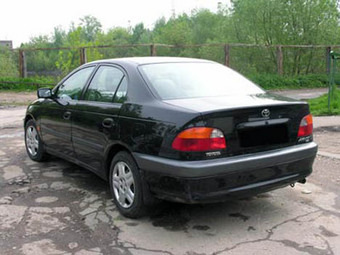 1999 Toyota Avensis Photos