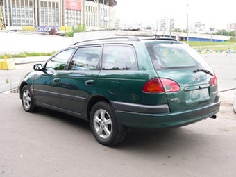 1999 Toyota Avensis Pictures