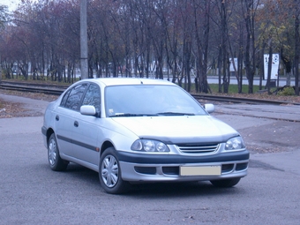 2000 Toyota Avensis