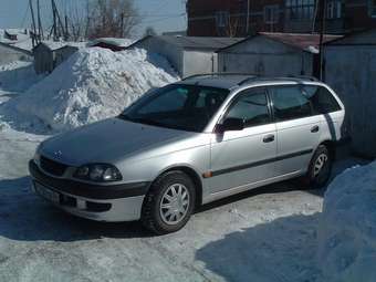 2000 Toyota Avensis