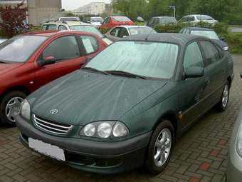 2000 Toyota Avensis