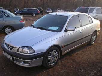 2000 Toyota Avensis