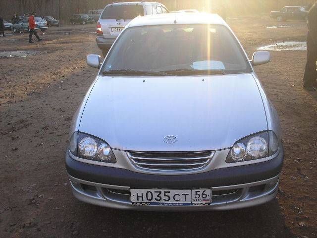 2000 Toyota Avensis