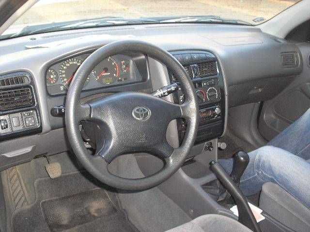 2000 Toyota Avensis