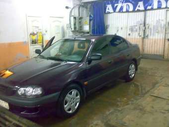 2000 Avensis