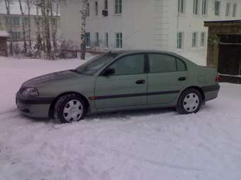 2000 Toyota Avensis