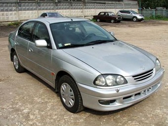 2000 Toyota Avensis Pictures