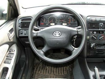 2000 Toyota Avensis Photos