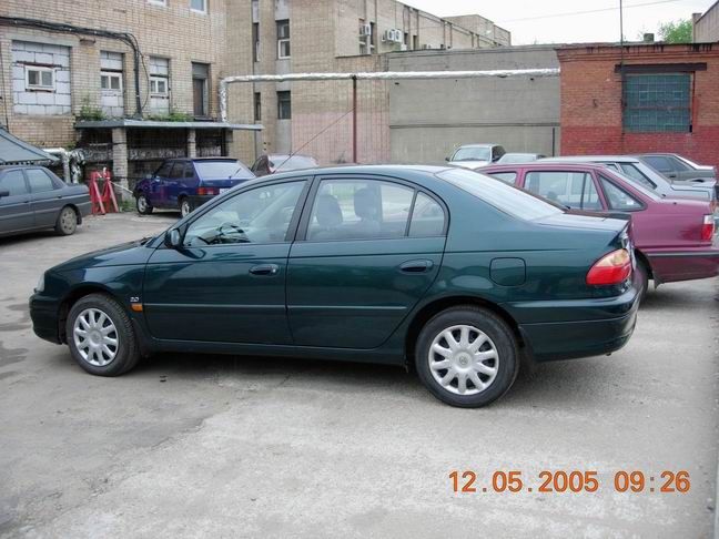 2001 Toyota Avensis