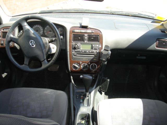 2001 Toyota Avensis