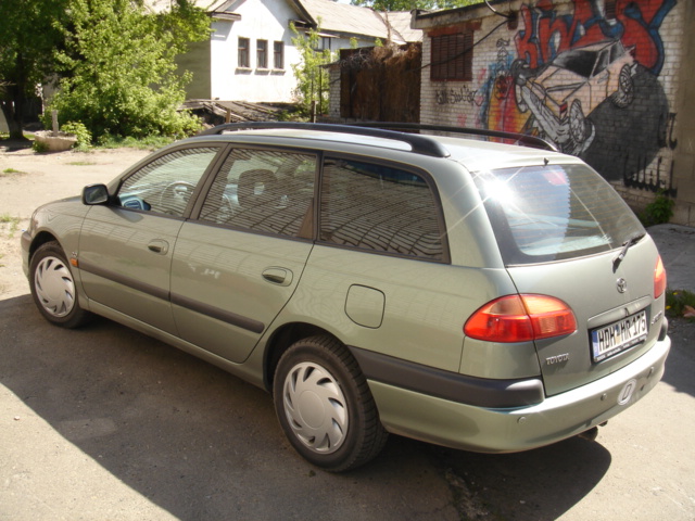 2001 Toyota Avensis