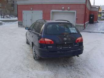 2001 Avensis