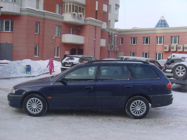 2001 Toyota Avensis