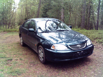 2001 Toyota Avensis Pictures