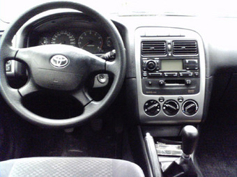 2001 Toyota Avensis Pictures