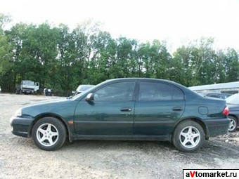2001 Toyota Avensis Photos