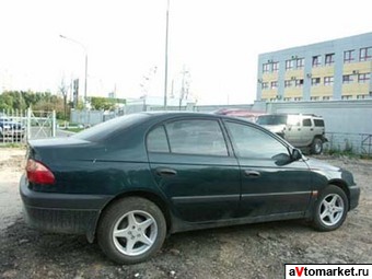2001 Toyota Avensis Photos