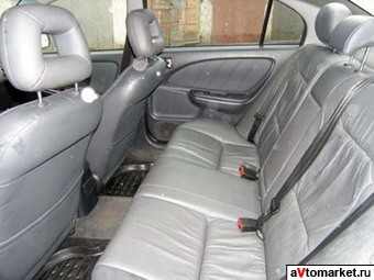 2001 Toyota Avensis Images