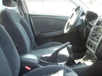 2001 Toyota Avensis Pictures