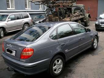 2001 Toyota Avensis Photos