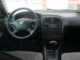 2001 Toyota Avensis Pictures