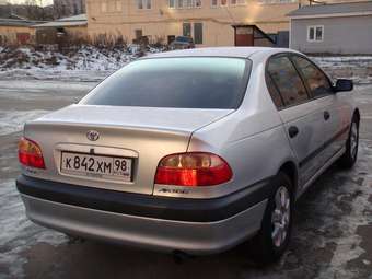 2001 Toyota Avensis Pictures