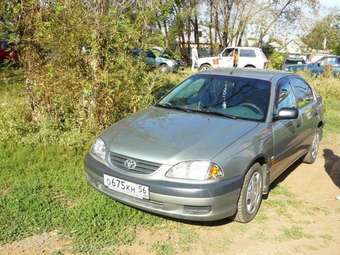 2001 Toyota Avensis Photos