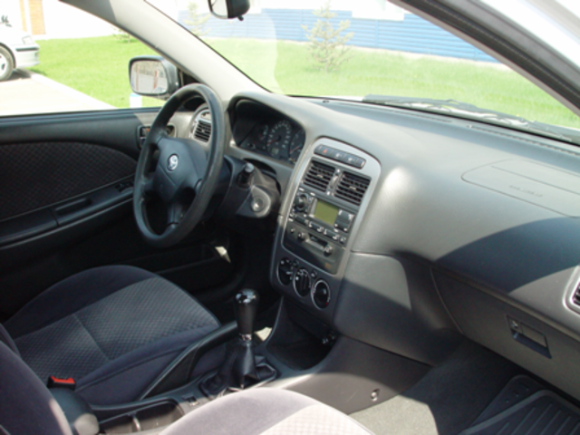 2002 Toyota Avensis