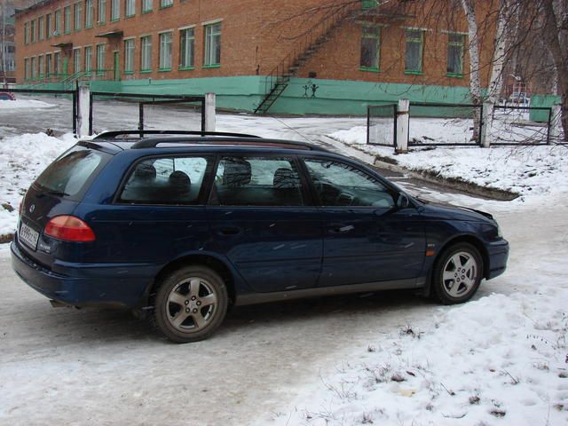 2002 Toyota Avensis