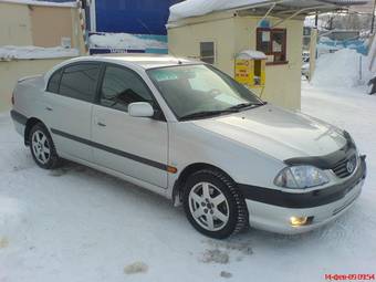 2002 Toyota Avensis Pictures