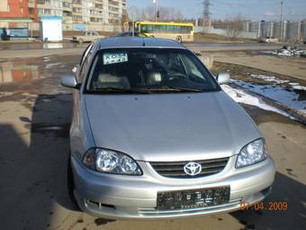 2002 Toyota Avensis Pictures