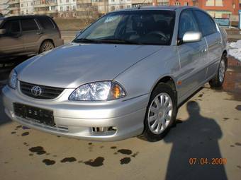 2002 Toyota Avensis Photos