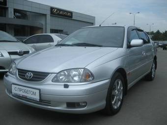 2002 Toyota Avensis Photos