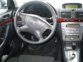 2003 Toyota Avensis Images