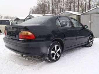 2003 Toyota Avensis Images