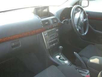 2003 Toyota Avensis Pictures