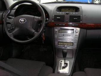 2003 Toyota Avensis Photos