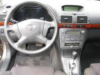 2003 Toyota Avensis Photos