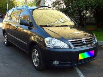 2003 Toyota Avensis Images