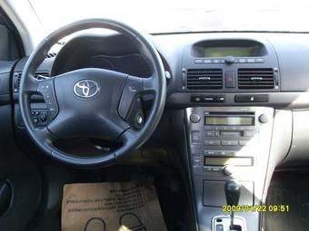 2003 Toyota Avensis Photos
