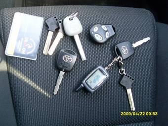 2003 Toyota Avensis Photos