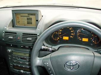 2003 Toyota Avensis Photos