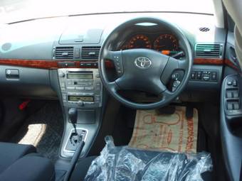 2003 Toyota Avensis Photos