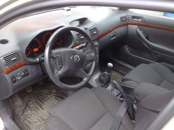 2003 Toyota Avensis Photos