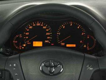 2003 Toyota Avensis Images