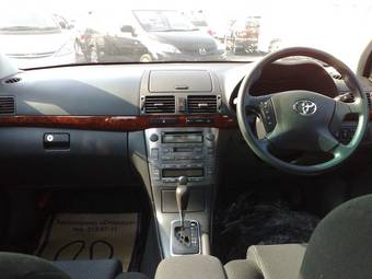 2003 Toyota Avensis Photos