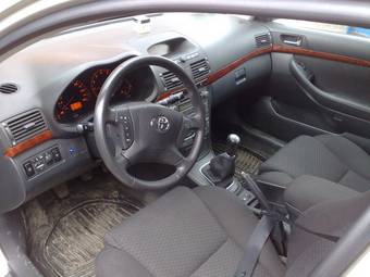 2003 Toyota Avensis Pictures